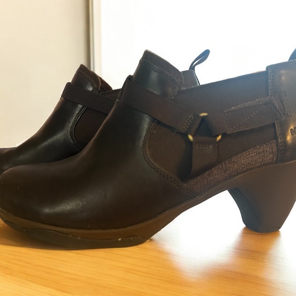 Merrell Evera Rush Leather Ankle Booties Women's Size 8 - color Espresso - Picture 4 of 10